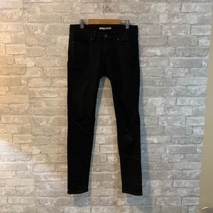 Levi’s Womens 711 Skinny Black Jean Size 29